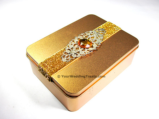 aluminum gift box with cosmetic jewelry