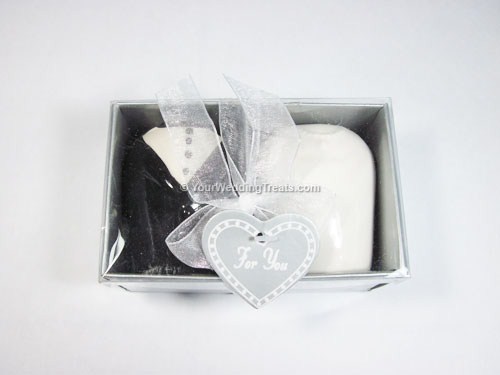 Bride and Groom Heart Shaped Salt and Pepper Shakers Wedding Table Set Gift Boxed 